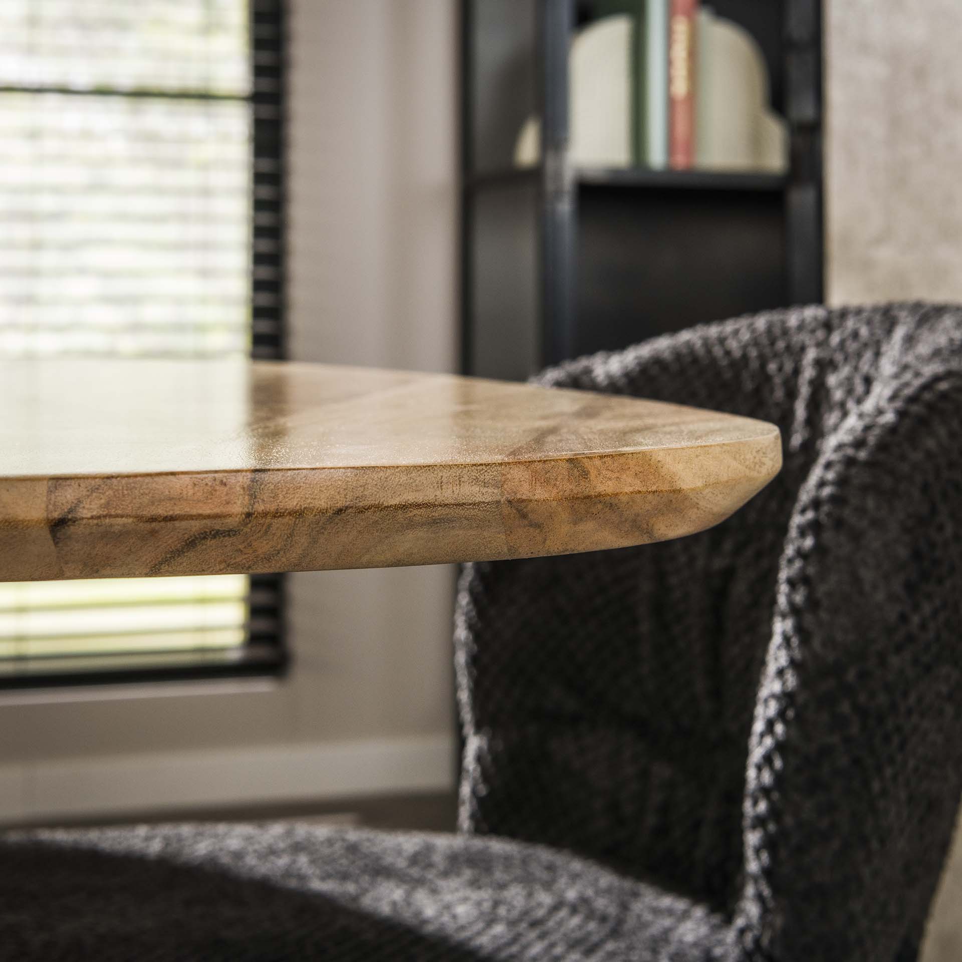 Eettafel Driehoekig