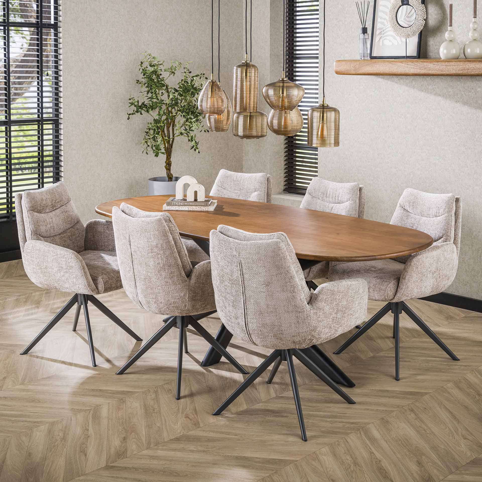 Eettafel Cliff ovaal 215 cm