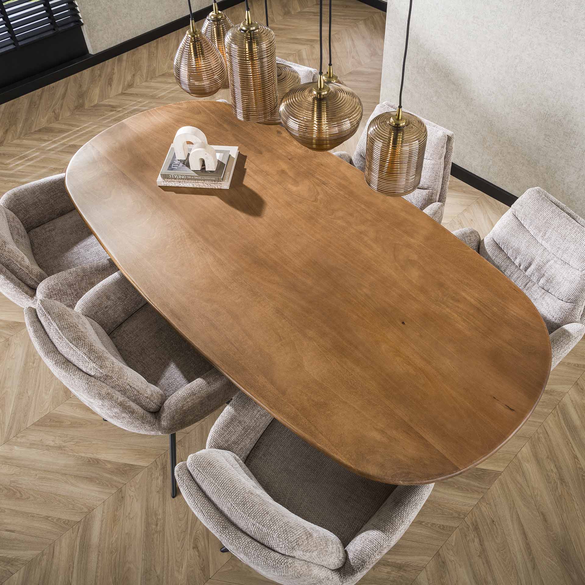 Eettafel Cliff ovaal 215 cm