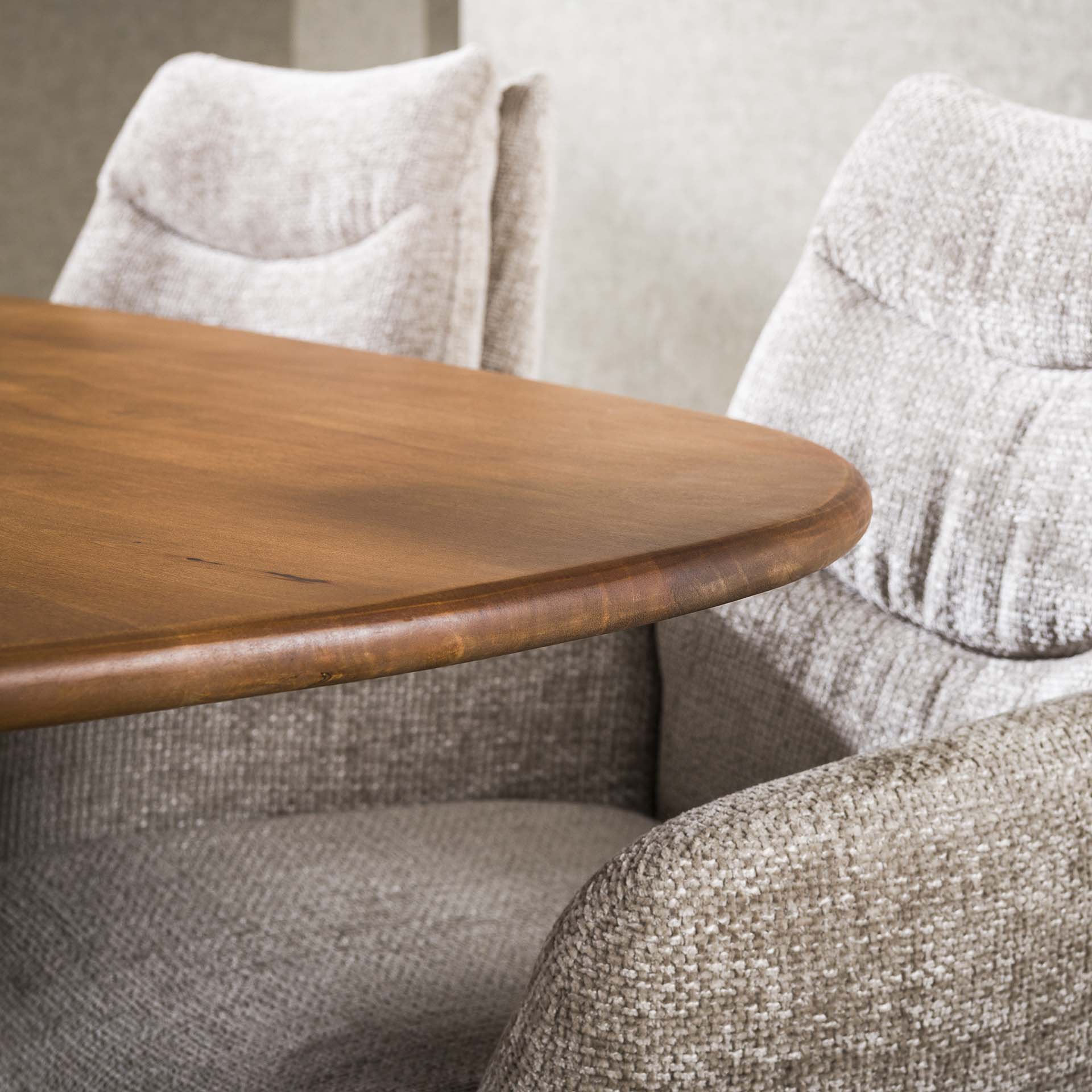 Eettafel Cliff ovaal 215 cm