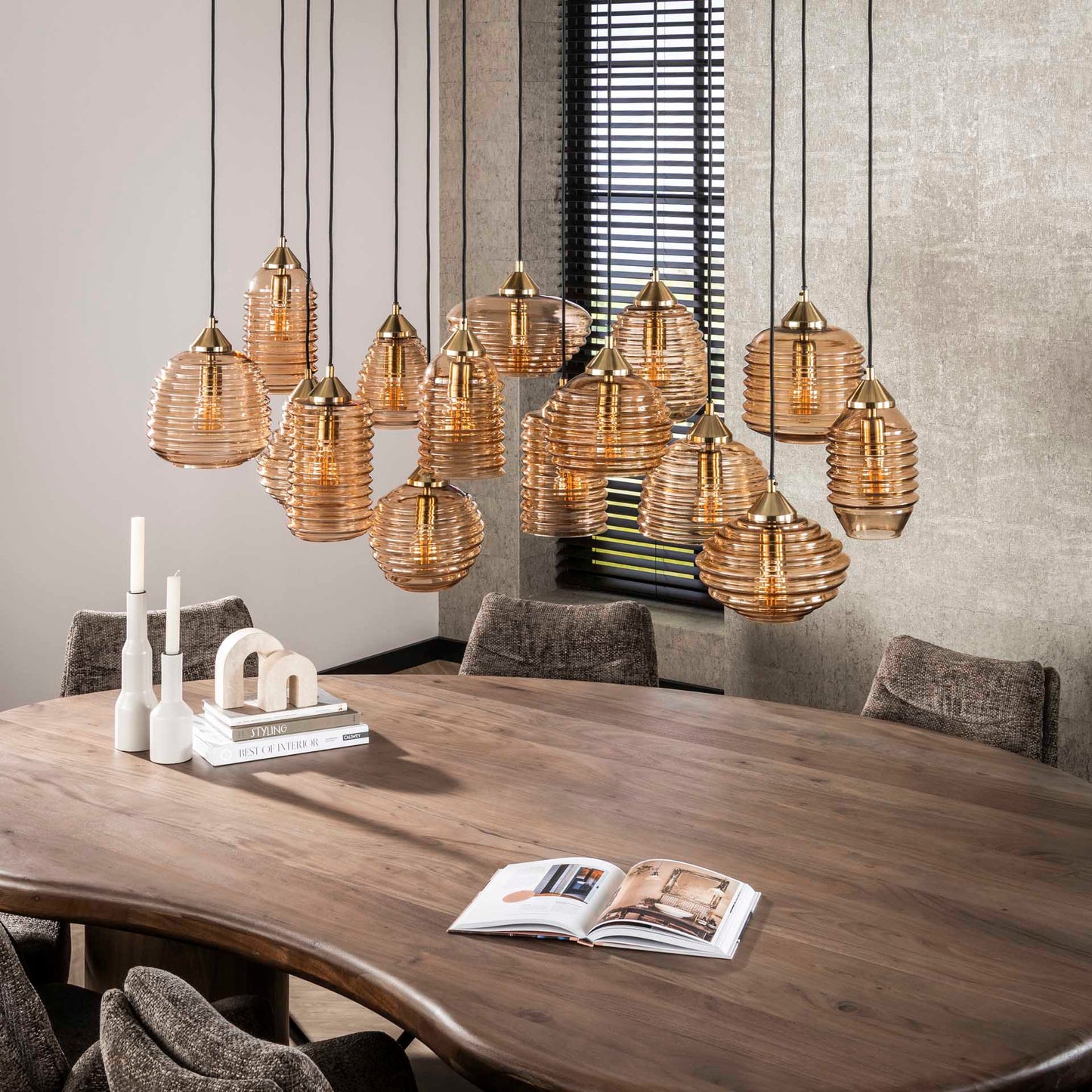 Hanglamp met 15 glazen kapjes