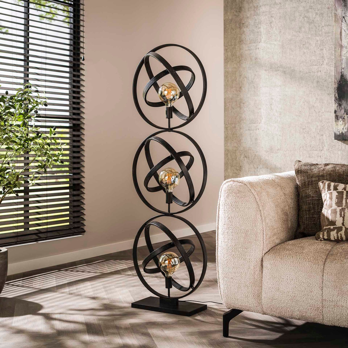 Vloerlamp met verstelbare ringen