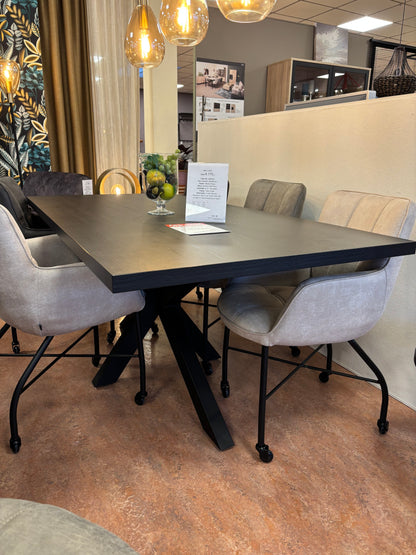 OPRUIMING Eettafel Novac