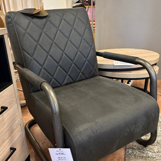 CLEARANCE Civo armchair