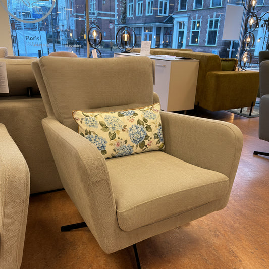 CLEARANCE Lisa armchair