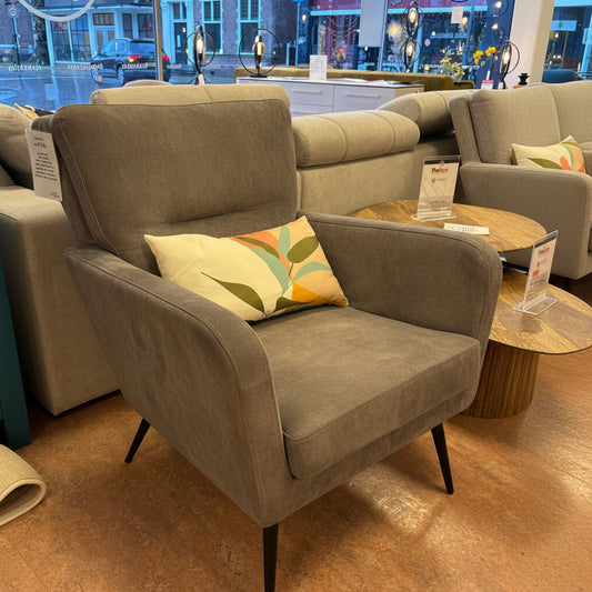CLEARANCE Lisa armchair
