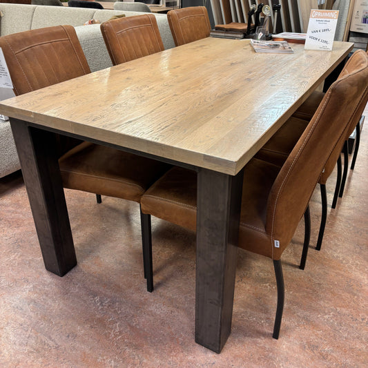 CLEARANCE Dining table Olivet